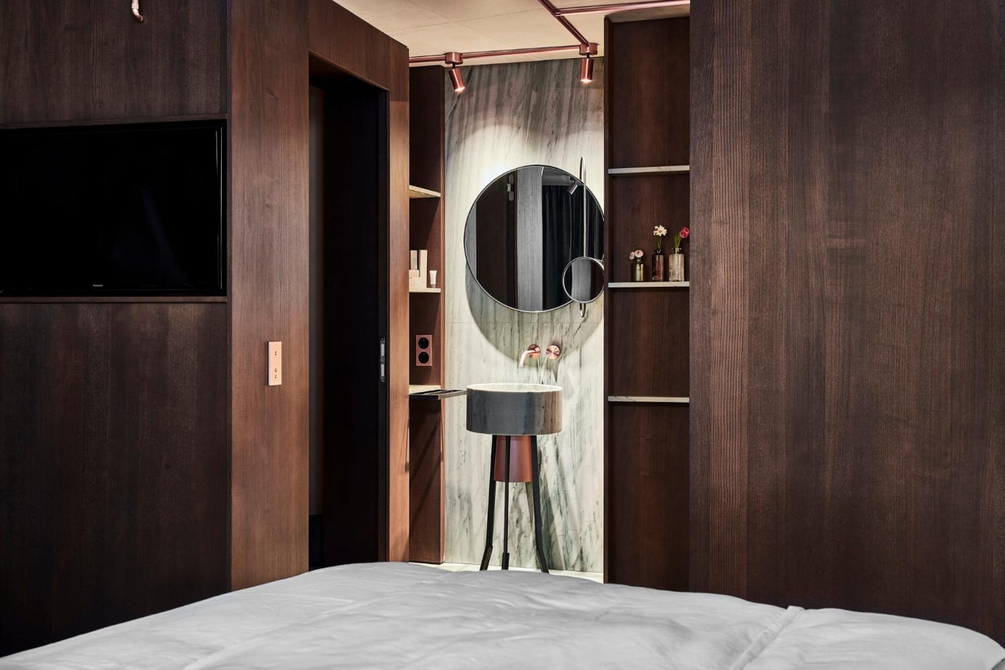 Boutique Hotel Badhaus (Adults Only) Брессаноне Экстерьер фото